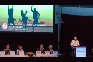 Szakmai konferencia a lelki egészség világnapja alkalmából Balatonfüreden.