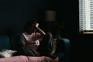 Javult a helyzet, de még mindig felpörög karácsonykor a lelki segélyvonalak forgalma.